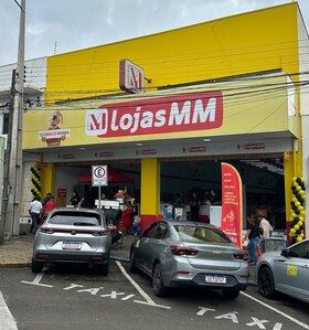 Foto 1 / MM reinaugura filial em Telêmaco Borba